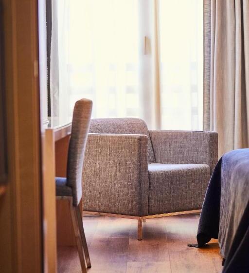 فندق Silken Ciudad De Vitoria