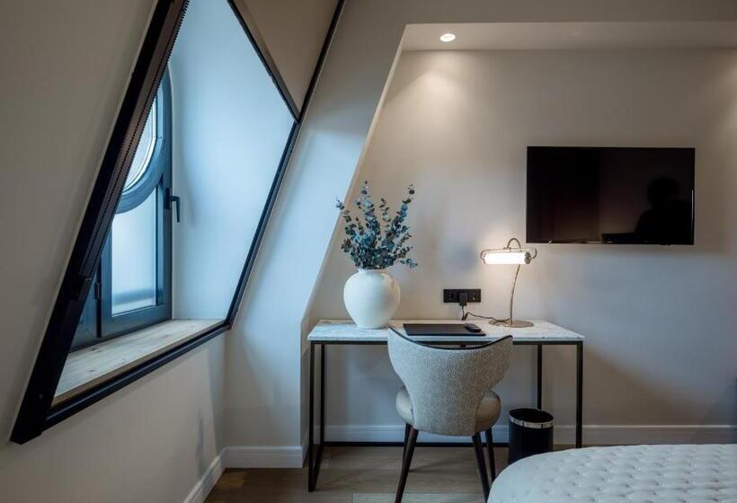 فندق Silken Ciudad De Vitoria