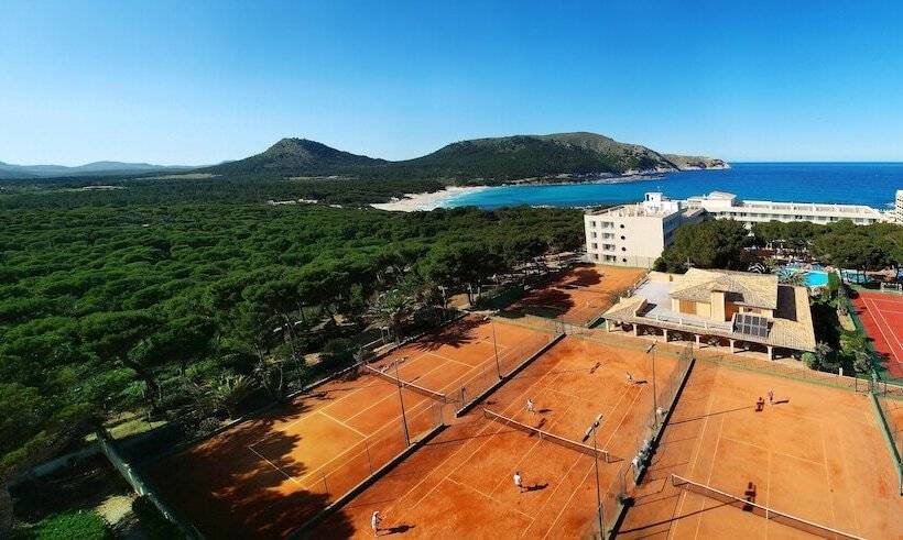 Отель & Spa S'entrador Playa
