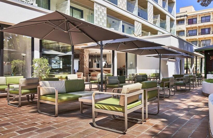 Отель & Spa S'entrador Playa