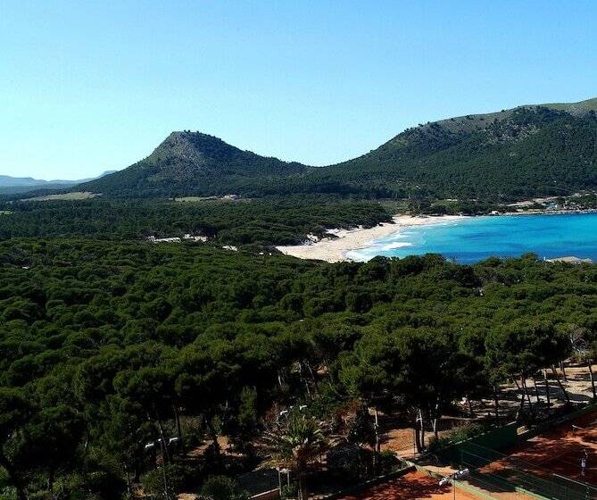 Отель & Spa S'entrador Playa