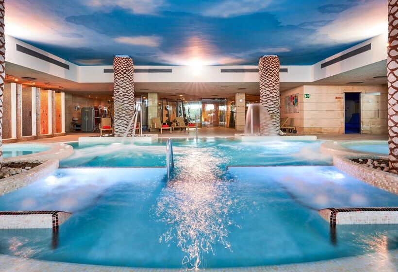 Отель & Spa S'entrador Playa