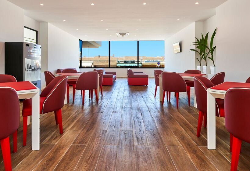 Отель & Spa S'entrador Playa