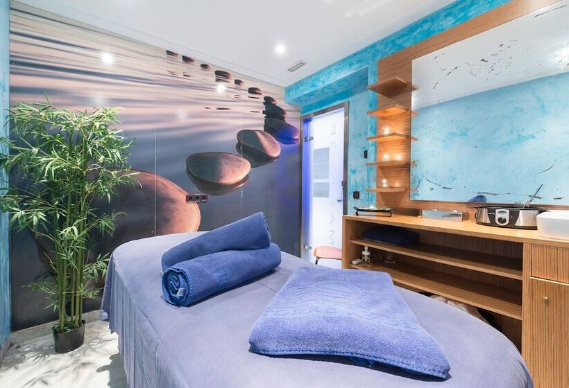 Отель Torre Azul & Spa  Adults Only