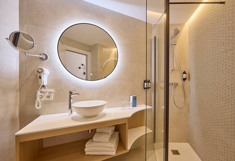 Universal Hotel Bikini