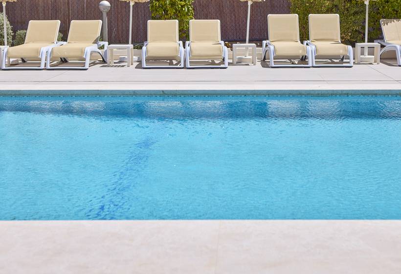 Universal Hotel Bikini