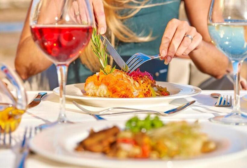 Universal Hotel Cabo Blanco Adults Only