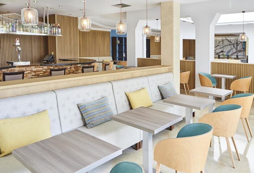 هتل Universal Grand Leon & Spa