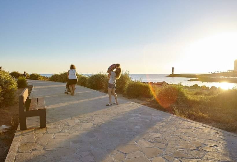 Universal Hotel Romantica