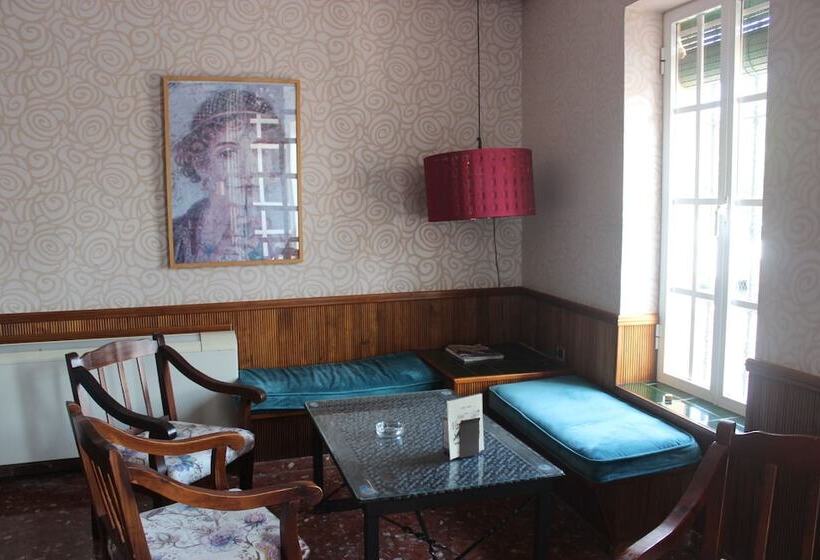 هتل Varinia Serena  Balneario De Alange