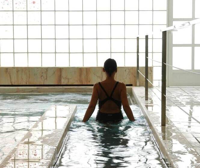 هتل Varinia Serena  Balneario De Alange