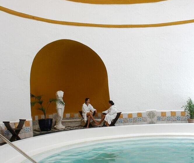 هتل Varinia Serena  Balneario De Alange