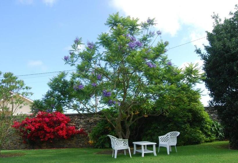 هتل Luarca Zabala