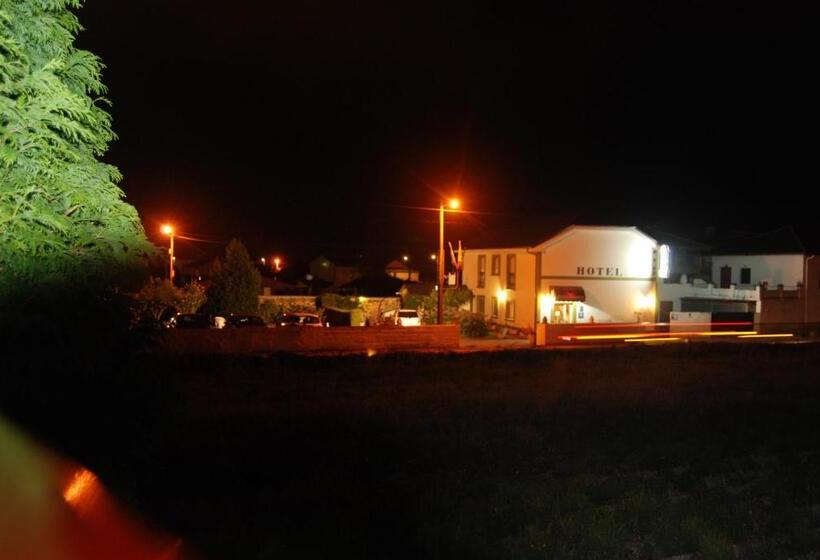 هتل Luarca Zabala