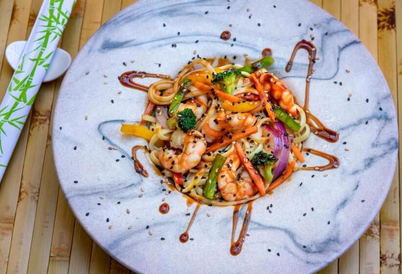 Mediterráneo Bay Hotel & Resort