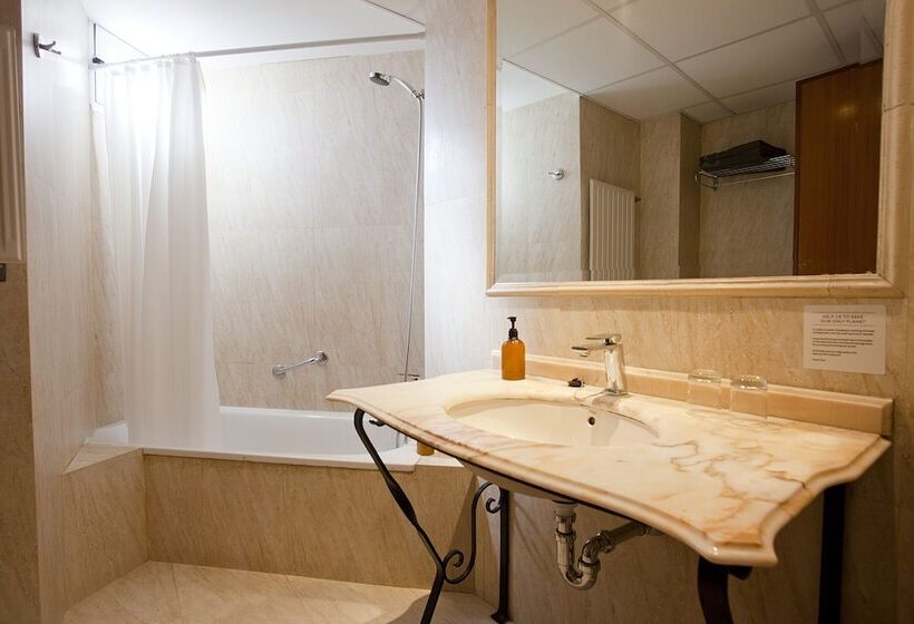 Palma Beach Affiliated by Fergus - Adults Only