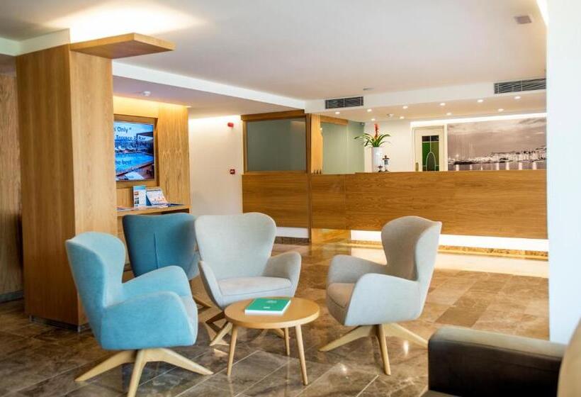 Casa Luis Apartments