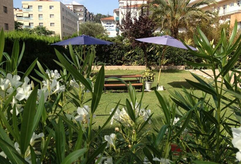 Estrella De Mar Youth Hostel