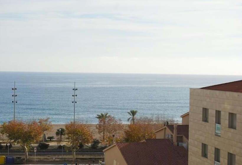 Estrella De Mar Youth Hostel