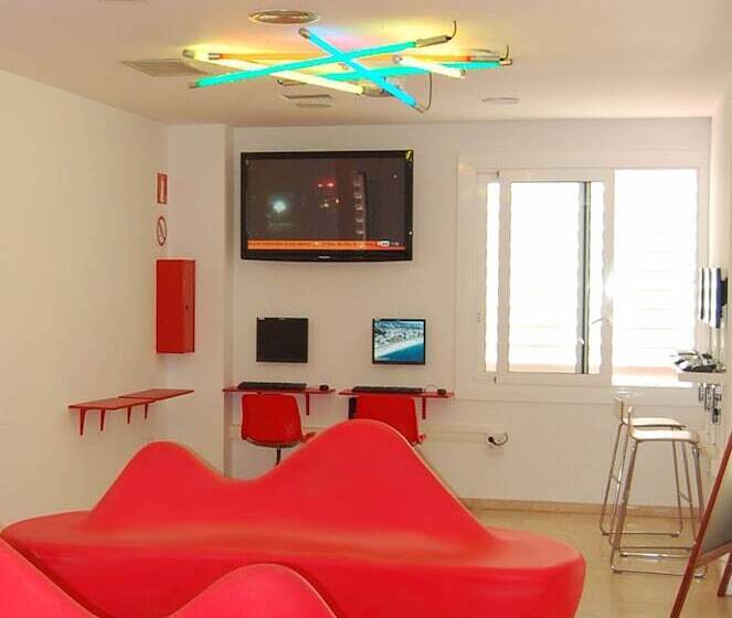 Estrella De Mar Youth Hostel