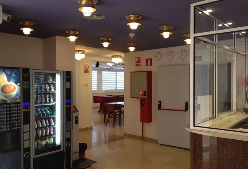 Estrella De Mar Youth Hostel