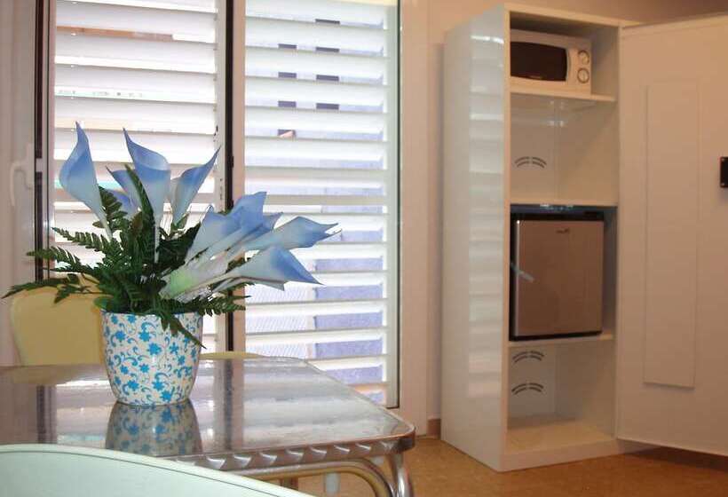 Estrella De Mar Youth Hostel