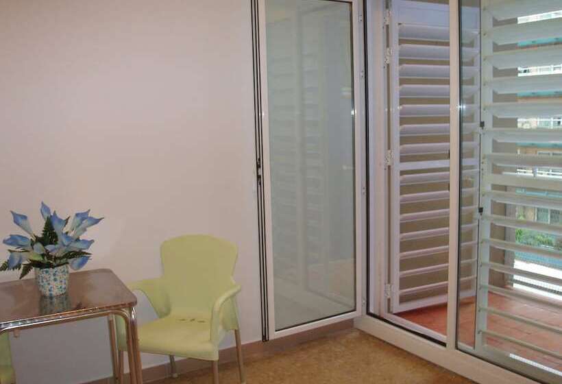 Estrella De Mar Youth Hostel