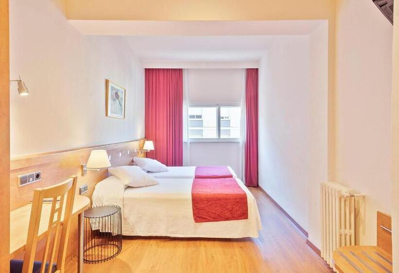 Отель Acta Antibes