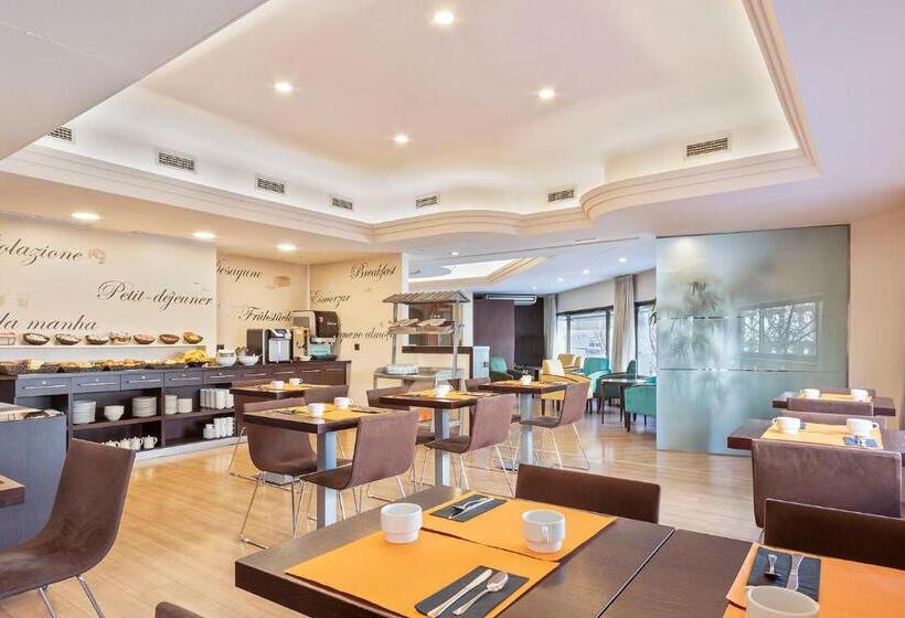 Отель Acta Antibes