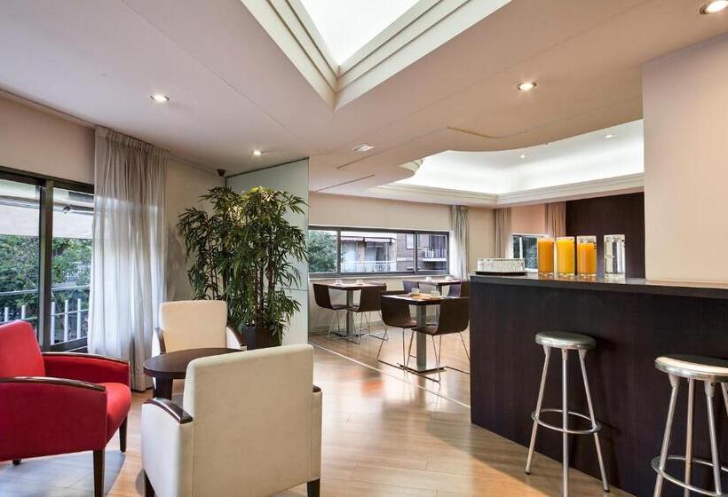 Отель Acta Antibes