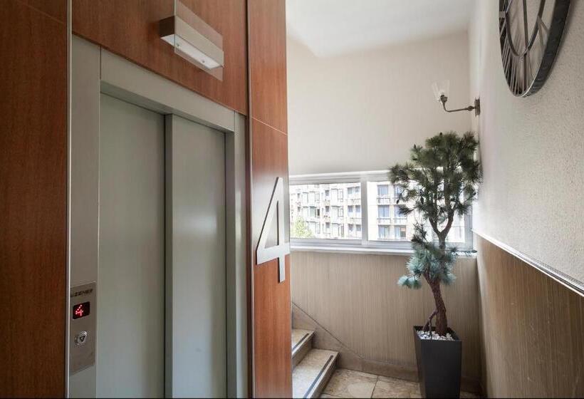 Отель Acta Antibes