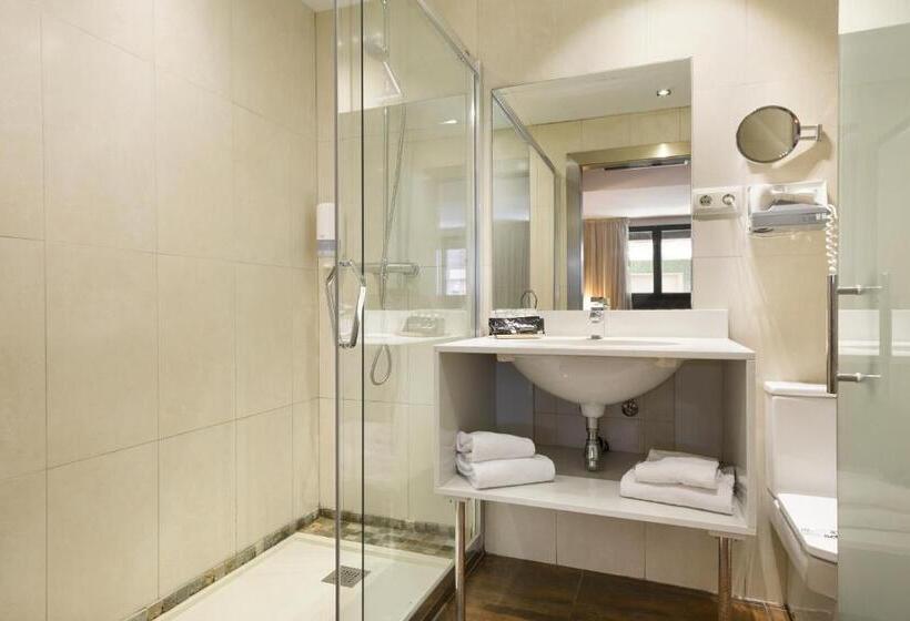 Отель Acta Azul Barcelona