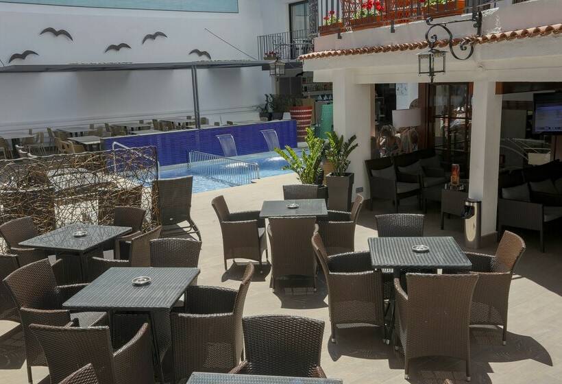 Hotel & Apartamentos Neptuno