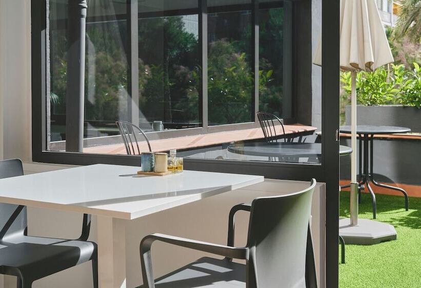 Arenas Atiram Hotels