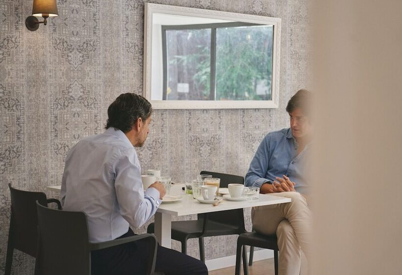 Arenas Atiram Hotels