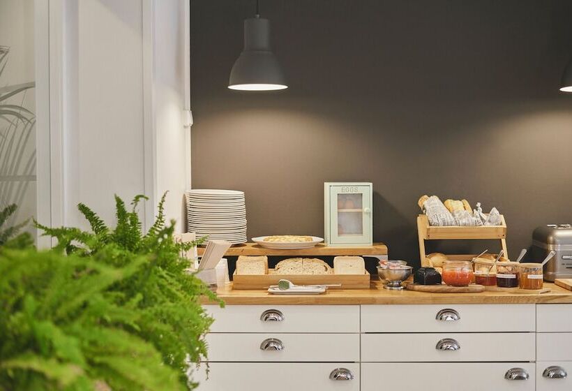 Arenas Atiram Hotels