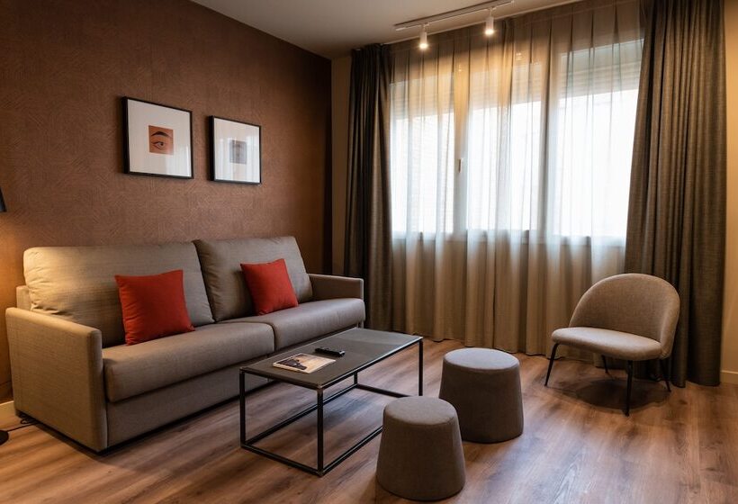 Отель Atenea Rekord Suites