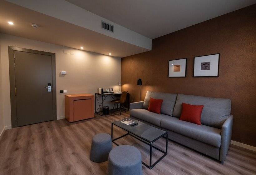 Отель Atenea Rekord Suites