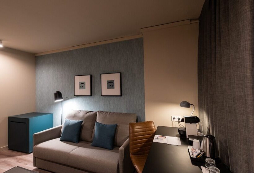 Отель Atenea Rekord Suites