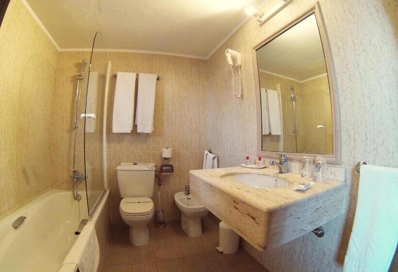 בית מלון כפרי Avenida Plaza