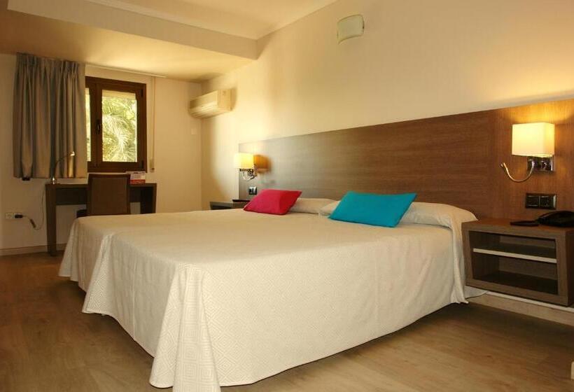 בית מלון כפרי Avenida Plaza