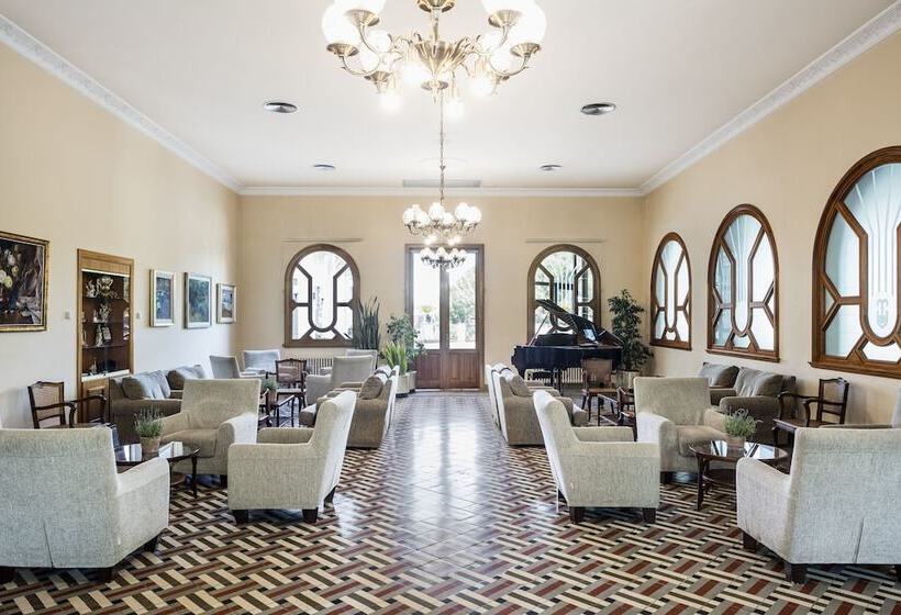 ホテル Balneari Termes Victòria