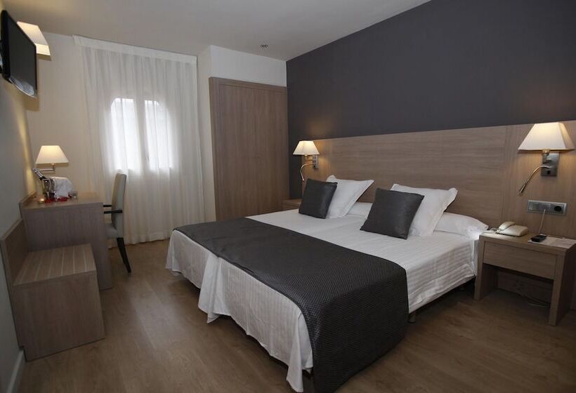 ホテル Balneari Termes Victòria