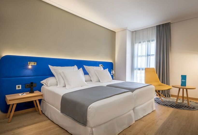 هتل Barcelo  Caceres V Centenario