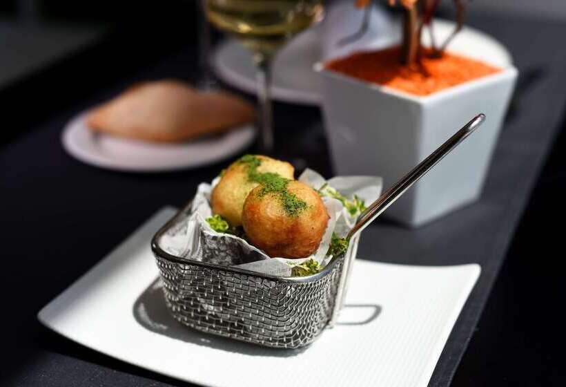 Отель Barcelo Sants