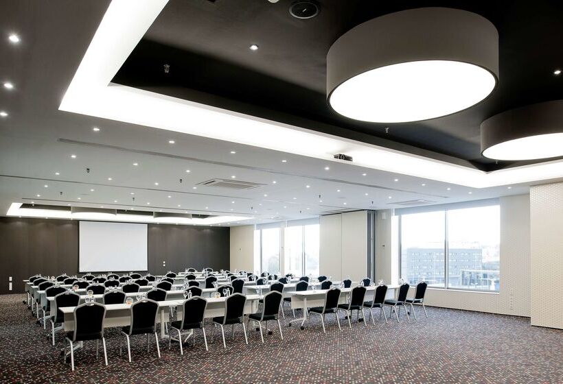 Отель Barcelo Sants