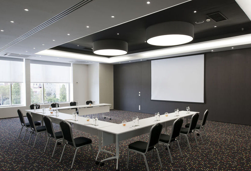 Отель Barcelo Sants