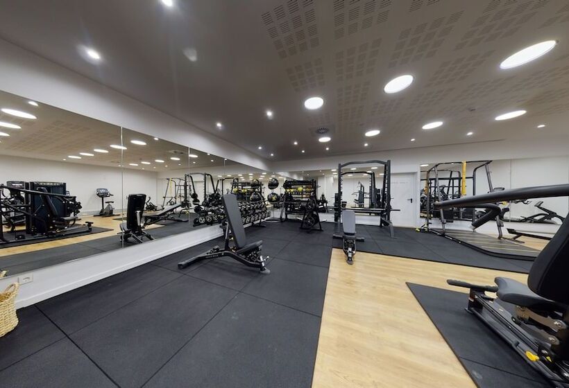 Отель Barcelo Sants