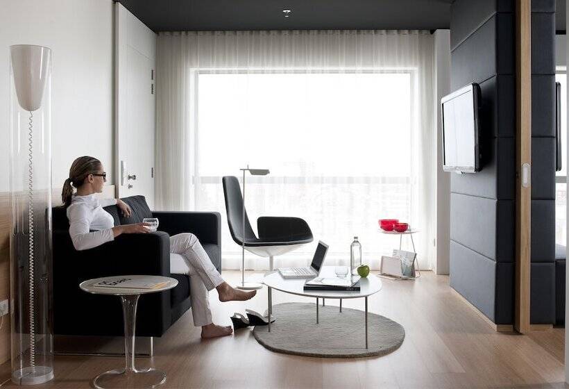 Отель Barcelo Sants