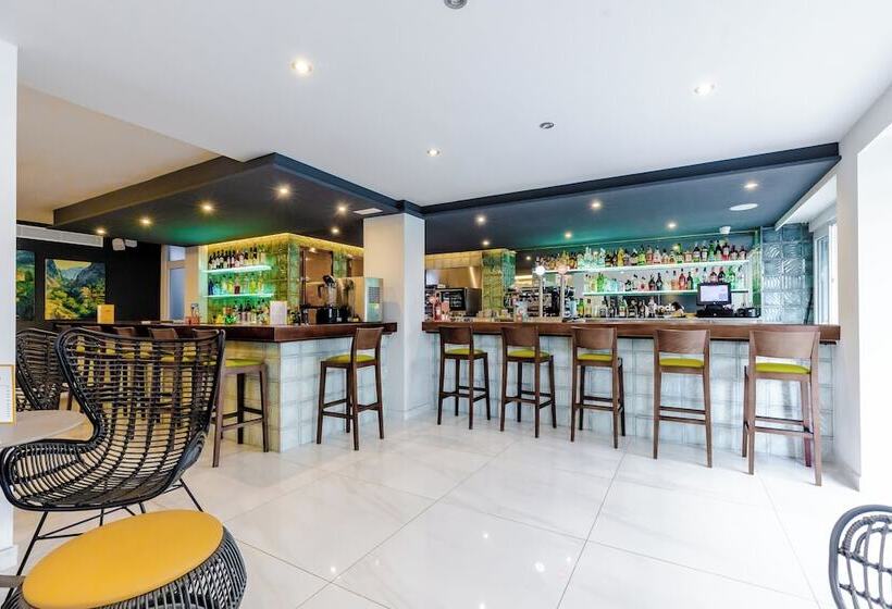 בית מלון כפרי Cabot Playa Grande - Adults Only